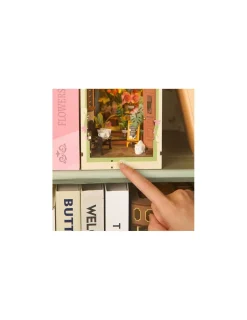 Rolife Maquette Floral Corner Book Nook -