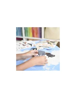 Poppik Poster en stickers animaux du monde -